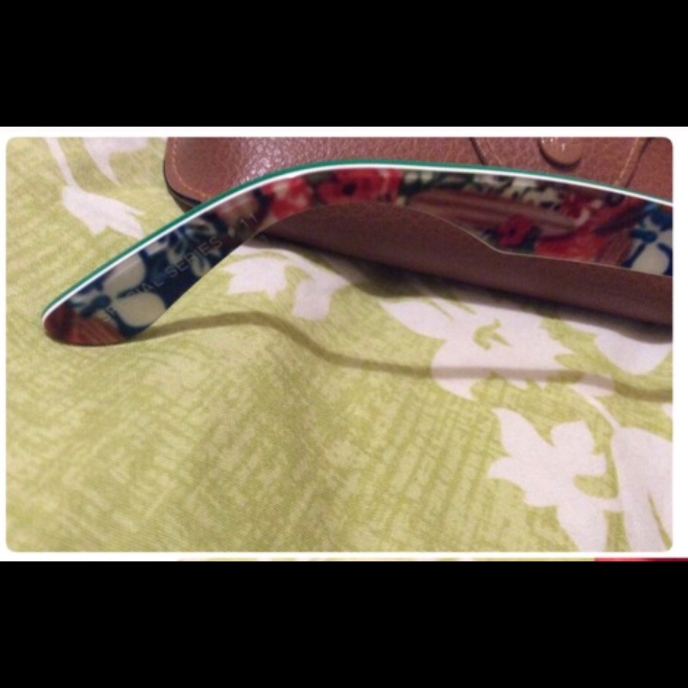 Ray Bans - Picture 4 of 5